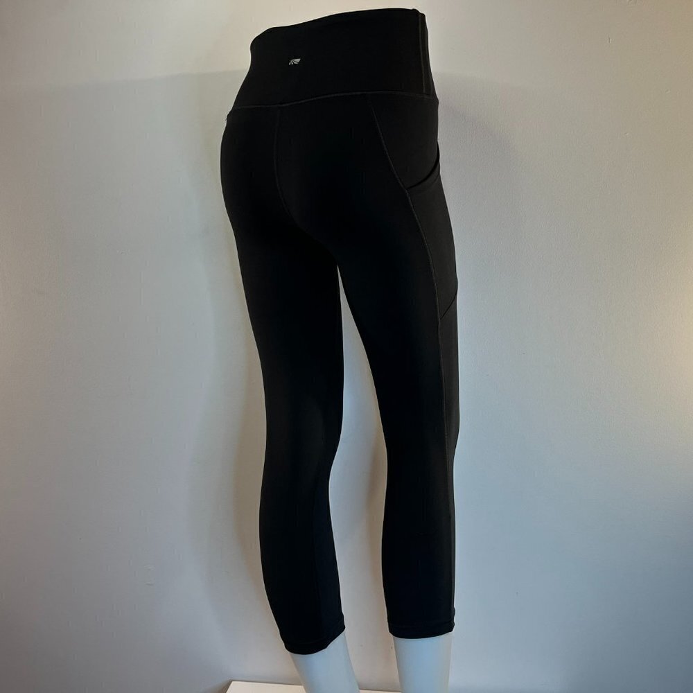 Marika Women's Black High Rise 22" Cropped Leggings - Size XS - NWT - Picture 4 of 5
